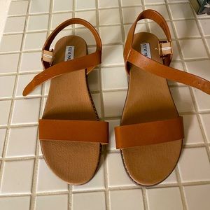 Steve Madden Flat sandals